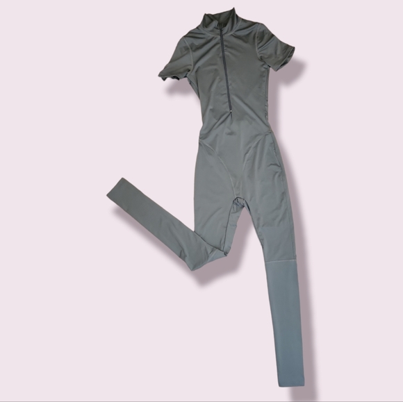 Matte Brand Bodysuit - Picture 2 of 7